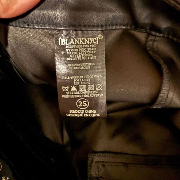 NEW Blank NYC Vegan Leather Pants
Black Moto Ankle Zipper The Bond Size 25 - Picture 7 of 10